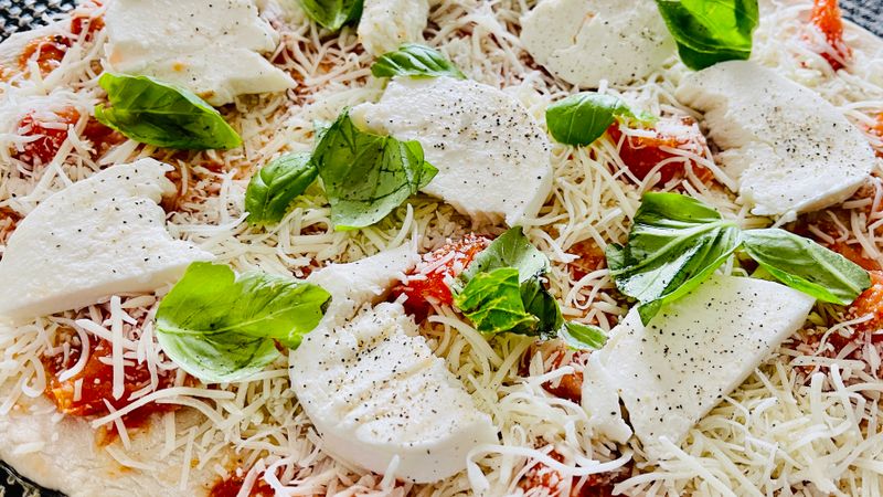 Classic pizza luce catering package with full service